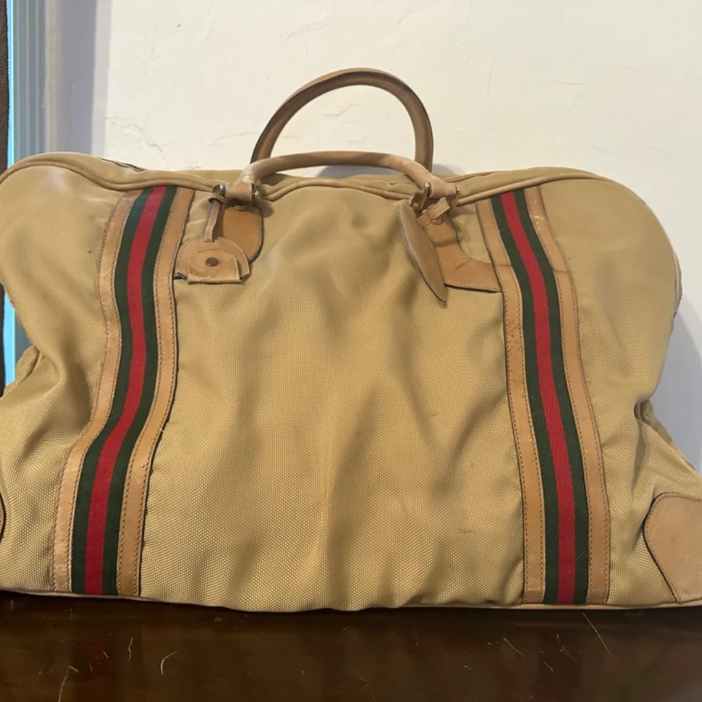 GUCCI DUFFLE BAG 1963.  $395 - Picture 2 of 3